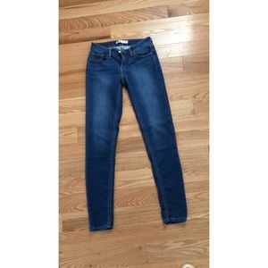 Levi’s size 27 skinny jeans